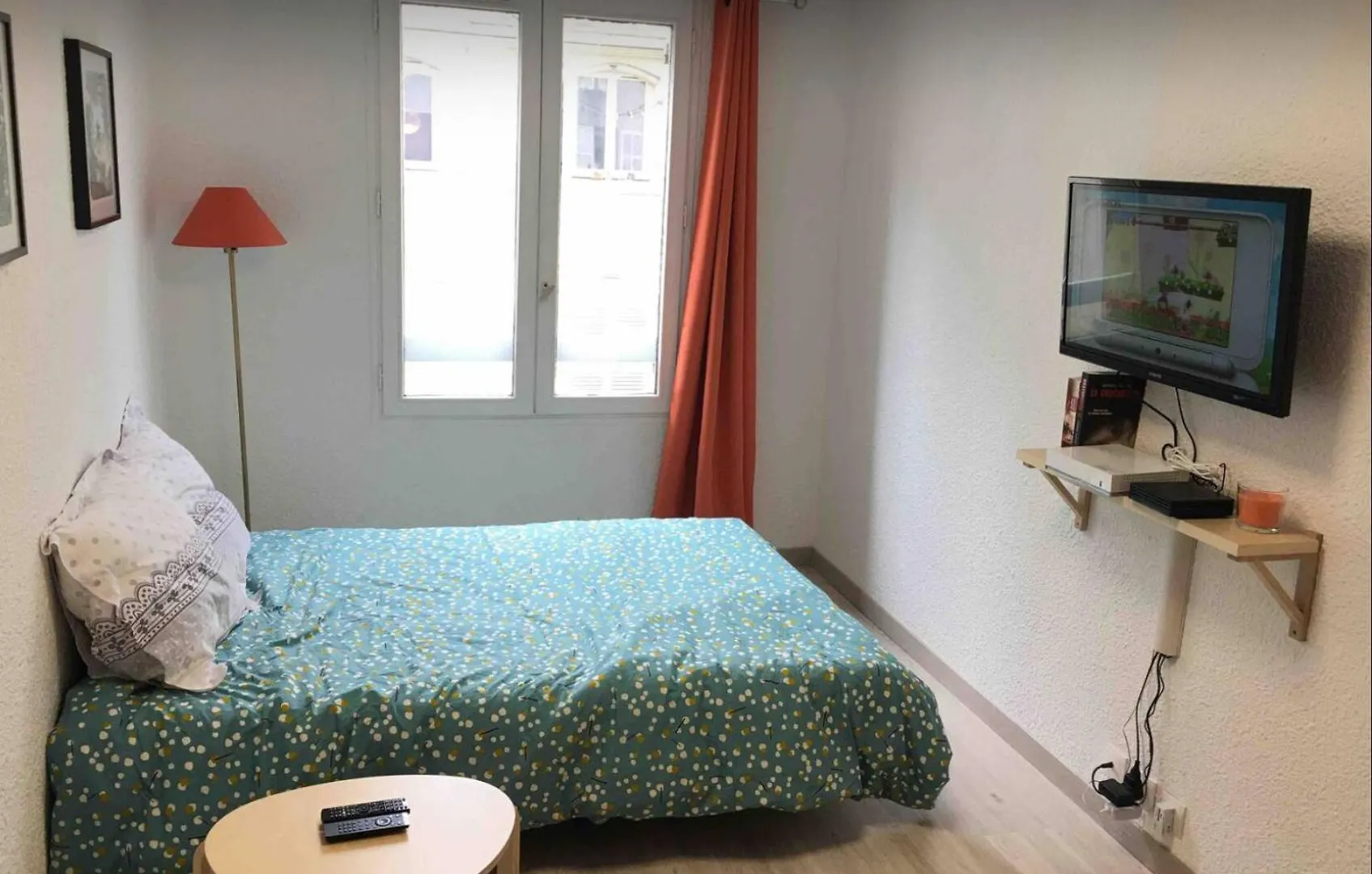 Joli Studio Hyper Centre Tres Proche Vieux Port Μασσαλία 0*,  Γαλλία